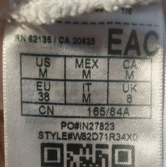 GUESS white denim skirt. - Picture 6 of 6